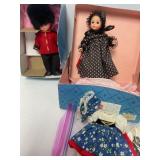 Madame Alexander Dolls: Eighth Guard & Mother Hubb