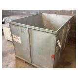 Large Alum Storage Bin with Pallet Base