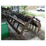 84' Log / Root Grapple (fits JD 640 Loader)