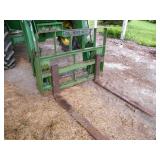Pallet Forks (fits JD 640 Loader)
