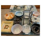Kitchenware Including Pyrex and Certified Internat