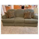 81ï¿½ Broyhill Upholstered Sofa With Cushions