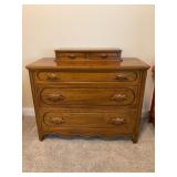 40ï¿½x47ï¿½x22ï¿½Lillian Russell Dresser by Davis Cabine