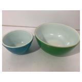 2 Pyrex Mixing Bowls, Green and Blue