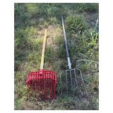 Plastic fork metal fork