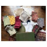 Table Linens (large lot)