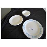 Corelle 4 plates, 5 small plates, 3 bowls