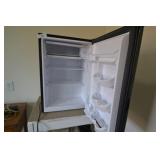 Mini fridge 22 in