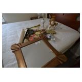 Resin mirror, 2 prints, lamp no globe, snowman