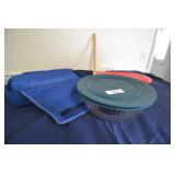 1 oblong Pyrex, 1 bowl, 1 carrier