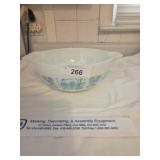 Pyrex Amish Butterprint bowl