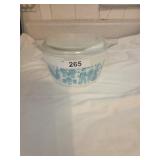 Pyrex 1 quart Amish Butterprint
