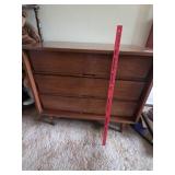 Chest of drawers (matches item 106 - 107)