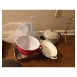 Miscellaneous kitchen supplies