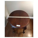 Round Wooden Side Table with Cabriole Legs (21' W