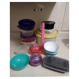 Miscellaneous Plastic Food Storage & Bowl Lot