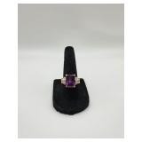 Sterling 925 Ring w Purple Center Stone- 8 Grams