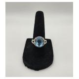 Sterling 925 Ring w Blue Center Stone- 5.5 Grams