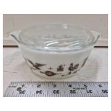 Early American Pyrex 1 1/2 Pint Lidded Dish