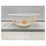 Pyrex Town and Country #443- 2 1/2 Qt