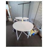 White round Nesting Display tables