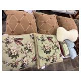 Lot of 14 Pillows, bring bags or boxes