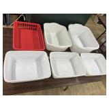 6 containers/ dish pans