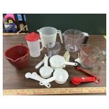 Measuring cups & spoons, 1 glass anchor hocking