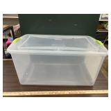 Sterilite tote with lid