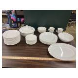 Set dishes, 5 large plates, 8 saucers, 3 bowls, 5
