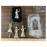 5 Harry Potter ornaments,4 metal, 1 has movement