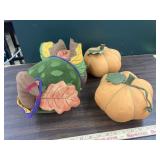 Stuffed Turkey & 2 pumpkins