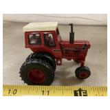 1/64 IH 1566 w/ cab, no box