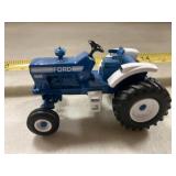 1/64 Ford 9600, no box