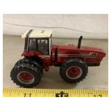 1/64 IH 3588, 2+2, National Farm toy Museum,