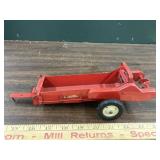 1/16 True scale McCormick manure spreader