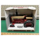 1/16 IH 1026 Gold Demonstrator #3