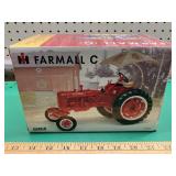 1/16 IH Farmall C Iowa FFA 1999
