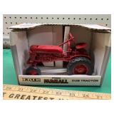 1/16 IH Farmall cub red (47-55)