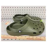 Crocs size M10 W12