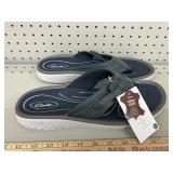 Clarks sandels size 12