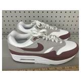 Nike size 9 1/2