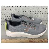Sketchers size 9