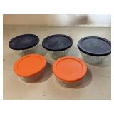 5 Pyrex bowls w/lids, 3-3cup & 2-2cup
