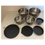 5 Pampered Chef Stainless nesting bowls w/4 lids