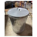 30 Gallon Gavanized garbage can w/lid, like new