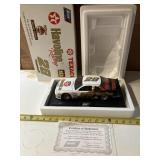 1/18 #28 Ernie Irvan 10th Anni FordThunderbird NIB