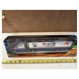 Hot Wheels 2001 Mobil1 RacingTeam Transporters NIB