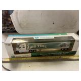 1/64 Kenworth John Deere Semi w/trailer NIB