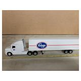 1/64 Freightliner C-120 w/Mid-roof sleeper,metal